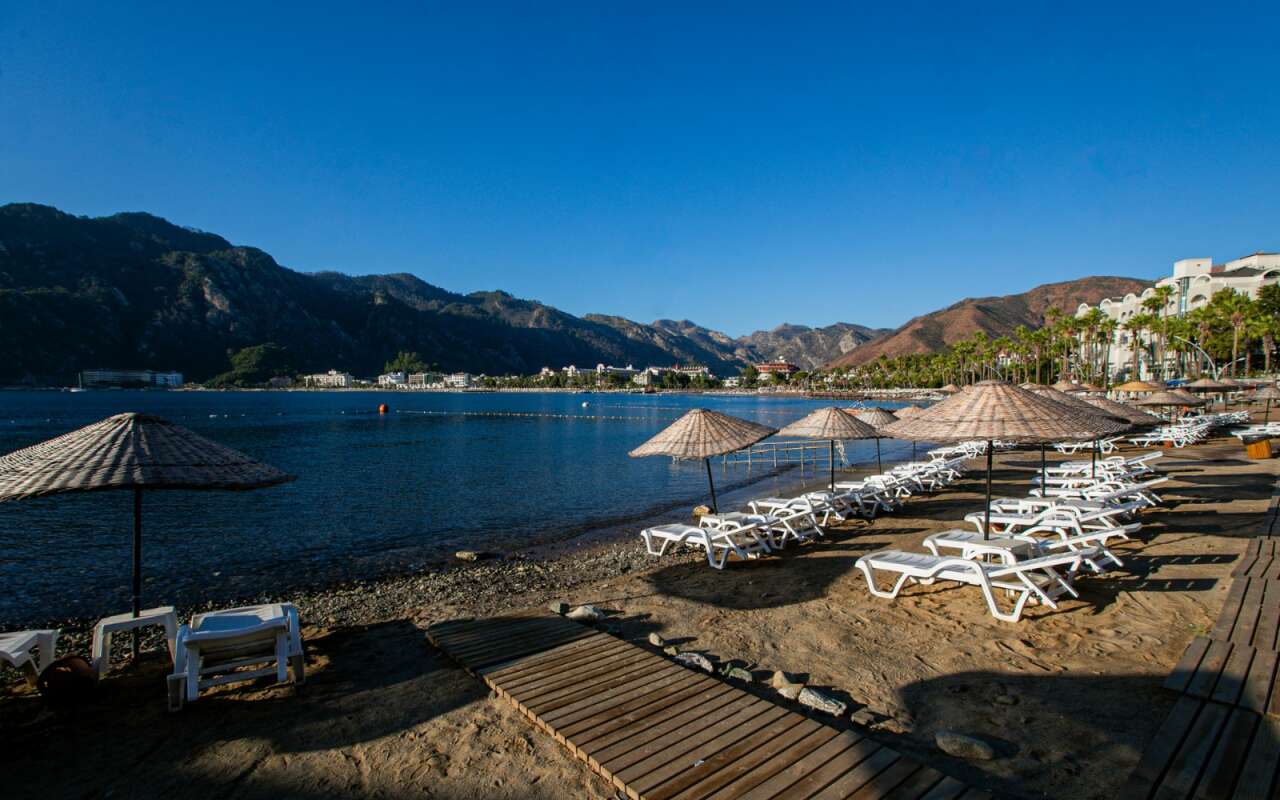 Bodrum'da Tatil Yapan Çiftin Tepkisi Gündem Oldu, Bodrum Belediyesi'nden Halk Plajı Açıklaması 2